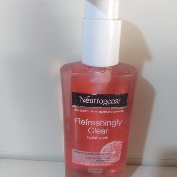 Neutrogena refreshing clear facial wash
